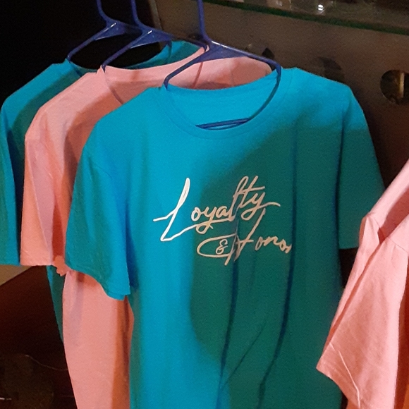 Shirts - Picture 4 of 4